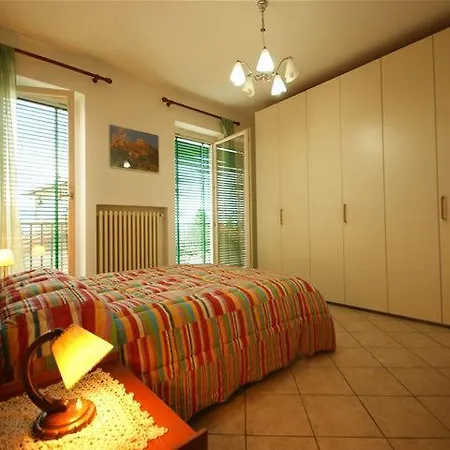 Sirena Vista Apartament Stresa